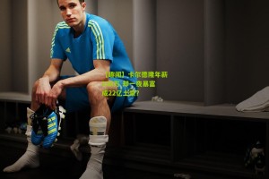 搜狐体育首页官网：【趣闻】卡尔德隆年薪230万 却一夜暴富成22亿土豪？